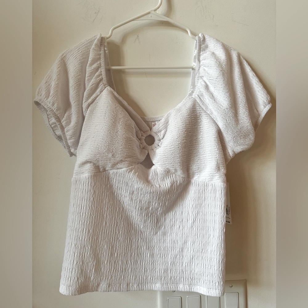 No Boundaries pucker knit keyhole top (juniors size 19) NWT